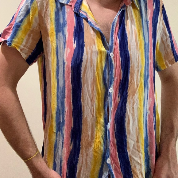 Cute beachy button down - Picture 2 of 2